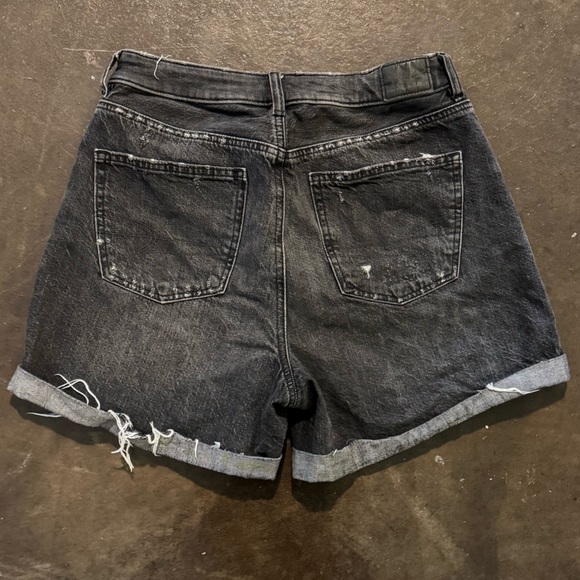 American Eagle Women's Black Denim Relaxed Mom Shorts - Picture 3 of 8